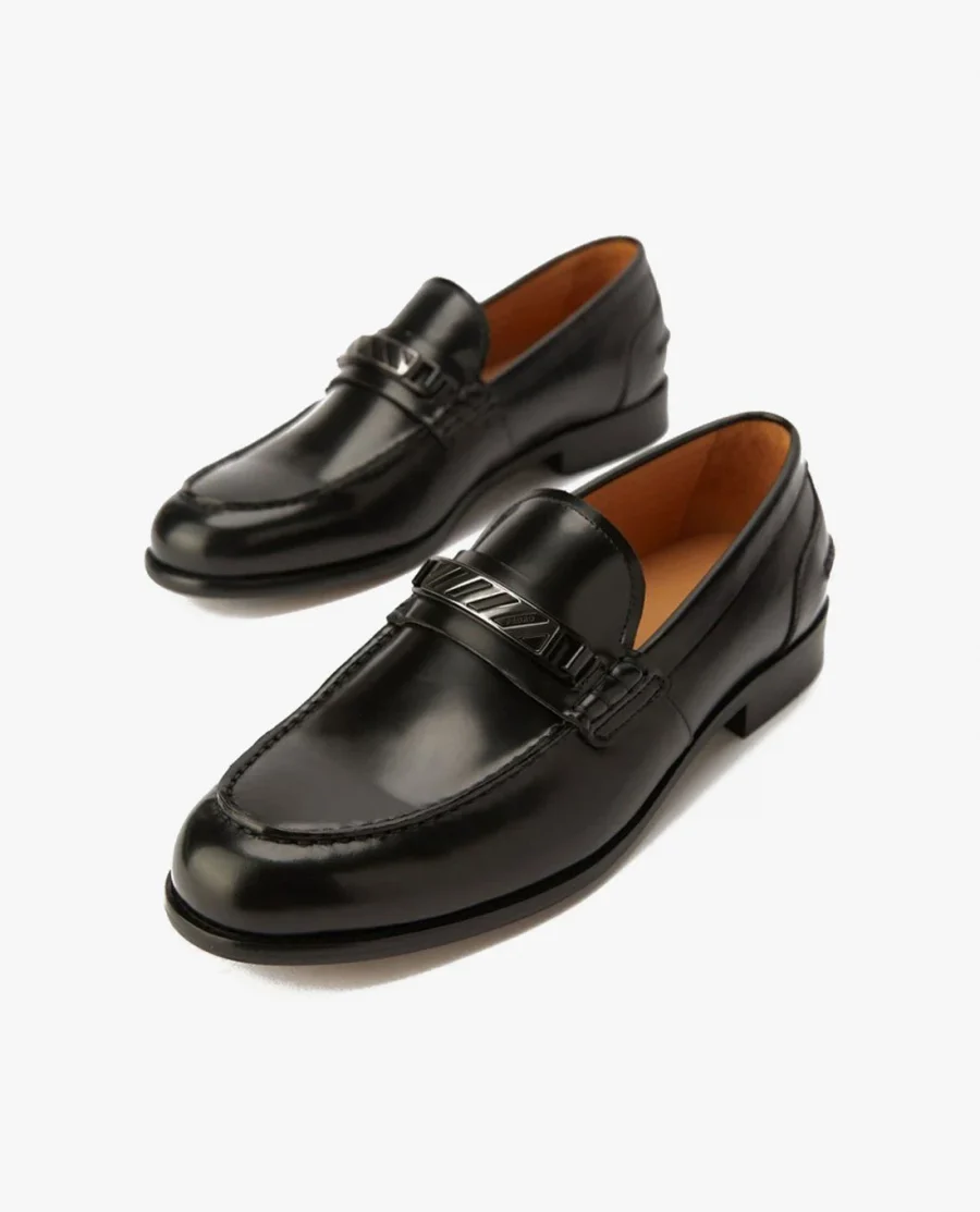 Giày loafers thanh lịch